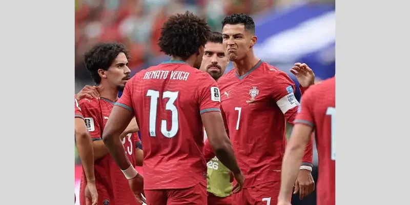Cristiano Ronaldo cùng các đồng đội Bồ Đào Nha