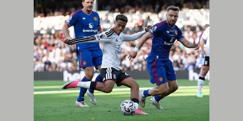 Manchester United hòa Fulham tại Old Trafford